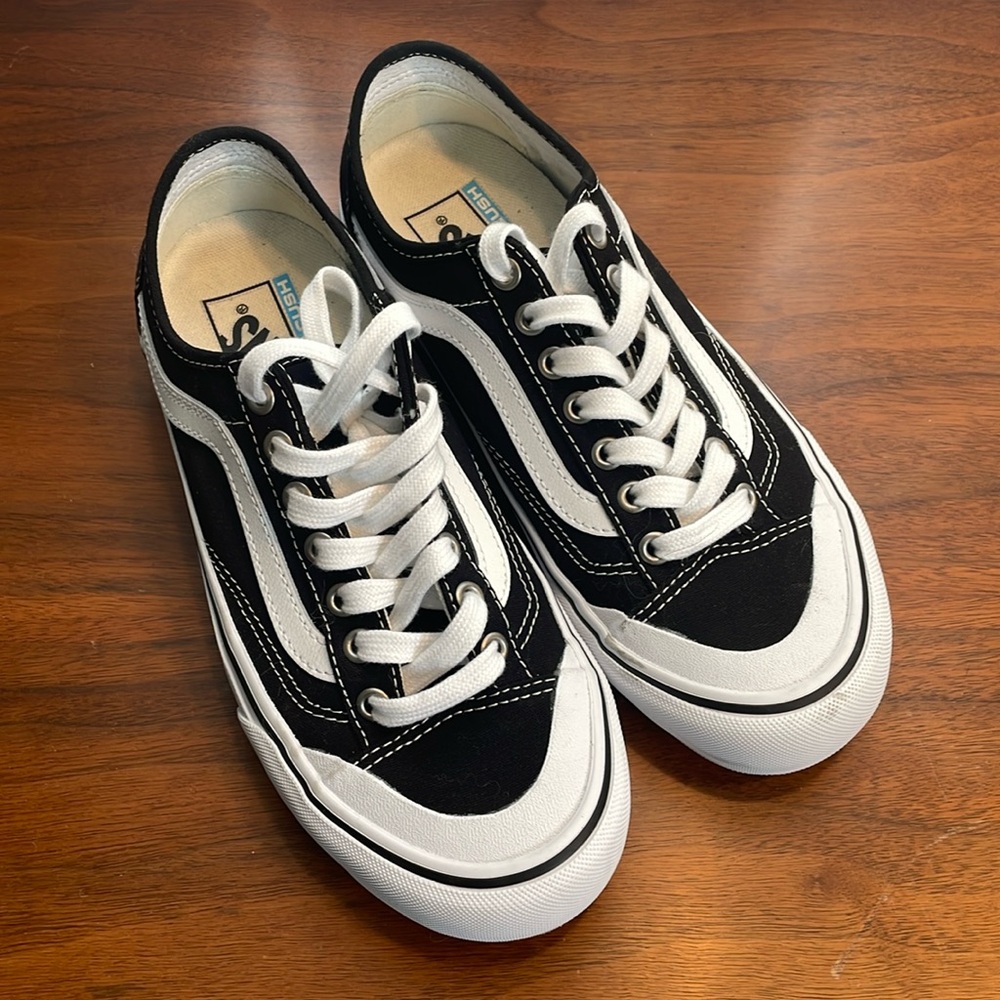 Vans 36 Decon SF